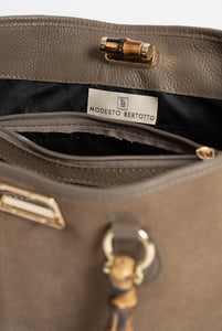 Borsa Betty in Suede con manici in bamboo