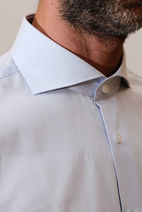 Hellblaues Fine Line Regular Fit Hemd mit französischem Kragen