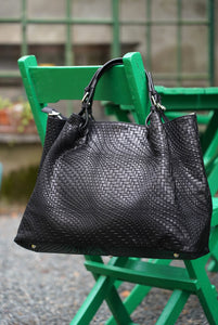 Marta maxi bag in woven leather Black