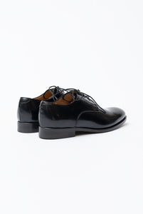 Scarpa derby in vitello spazzolato lucido blu
