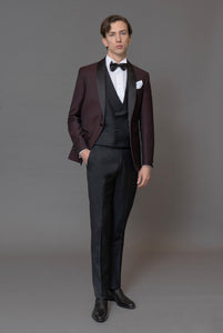 Tuxedo with shawl lapel in very fine Bordeaux wool sablè, trousers in very fine black wool 