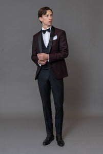 Tuxedo with shawl lapel in very fine Bordeaux wool sablè, trousers in very fine black wool 