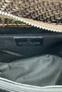 Mittelgroße Tasche Marta aus dunkelbraunem geflochtenem Leder