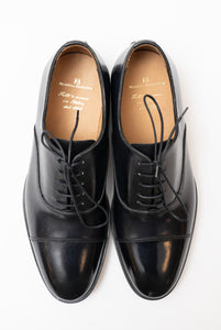 Scarpa Oxford in vitello nero punta affusolata suola lavorazione Blake