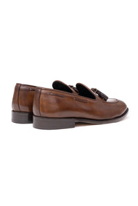 Mocassino mogano con nappine