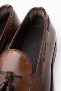 Mocassino mogano con nappine