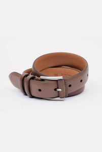 Sporty belt in  "mud" color matt leather
